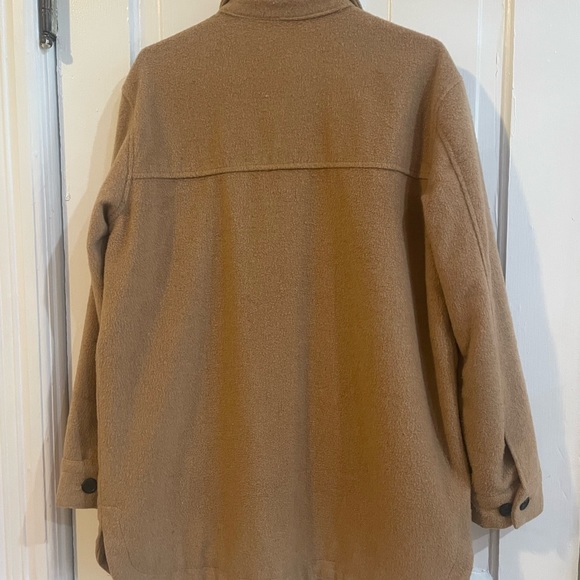 Tan Shacket / button down jacket - Picture 3 of 6